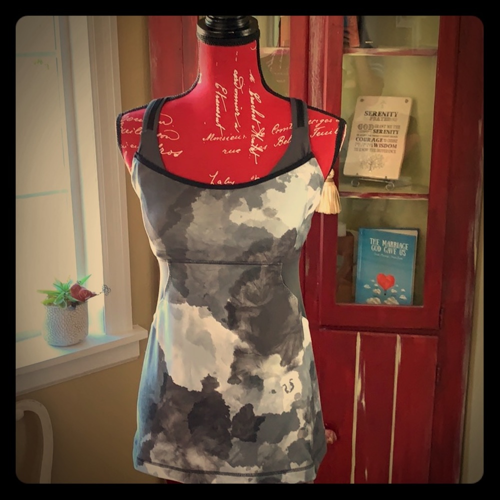 Lululemon Top!